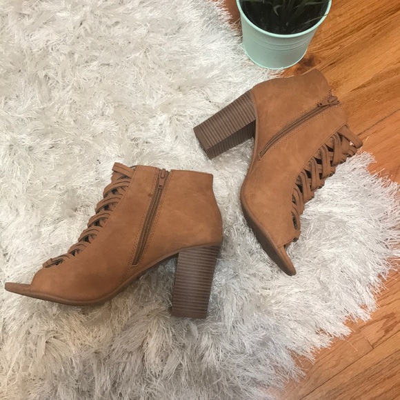 Peep Toe Tan Wedge Style Heels - Picture 4 of 6